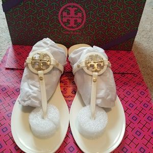 🚫❌sold Tory Burch sandels❌🚫